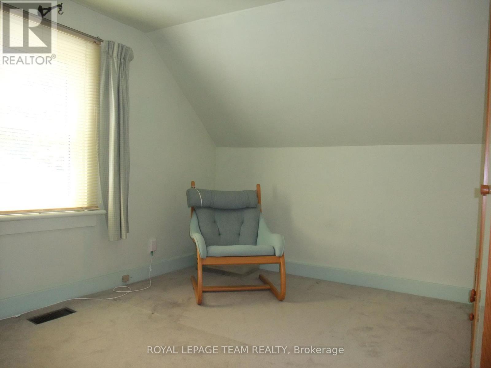 












78 GRAHAM AVENUE

,
Renfrew,




Ontario
K7V2L9

