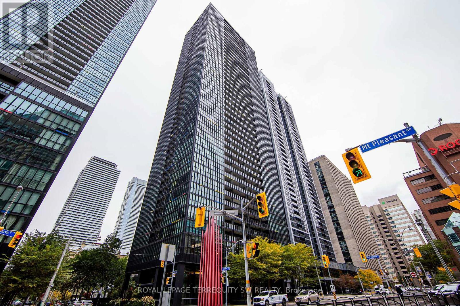 












707 - 110 CHARLES STREET E

,
Toronto,




Ontario
M4Y1T5

