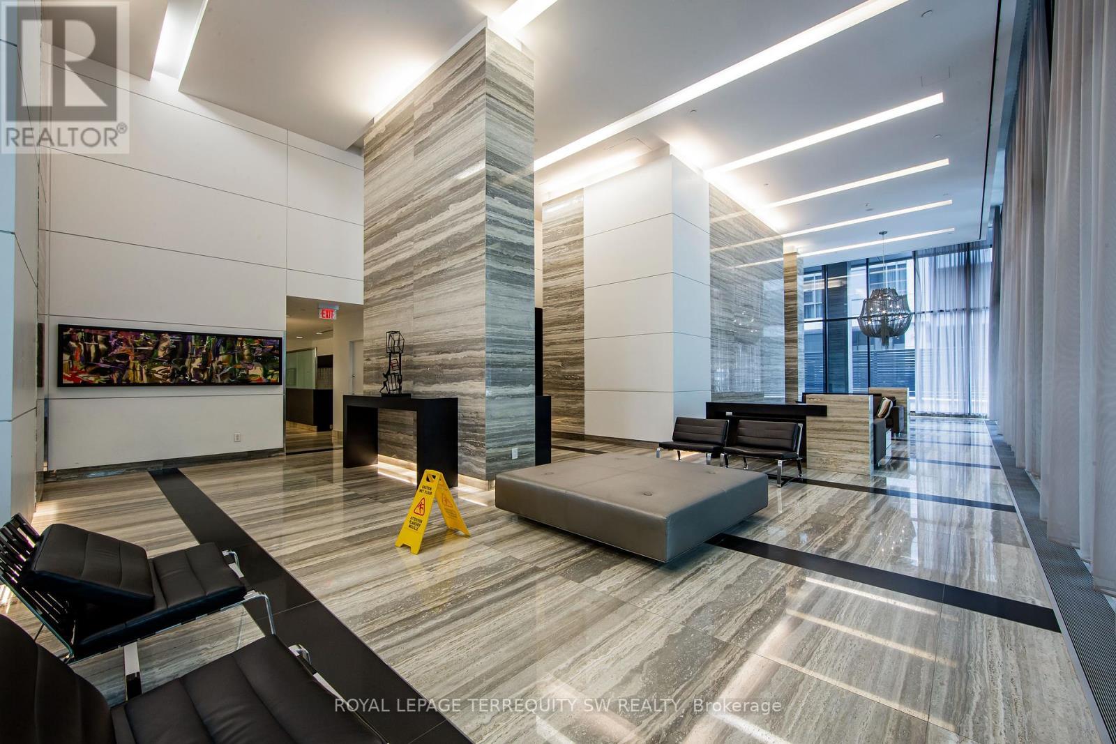 












707 - 110 CHARLES STREET E

,
Toronto,




Ontario
M4Y1T5

