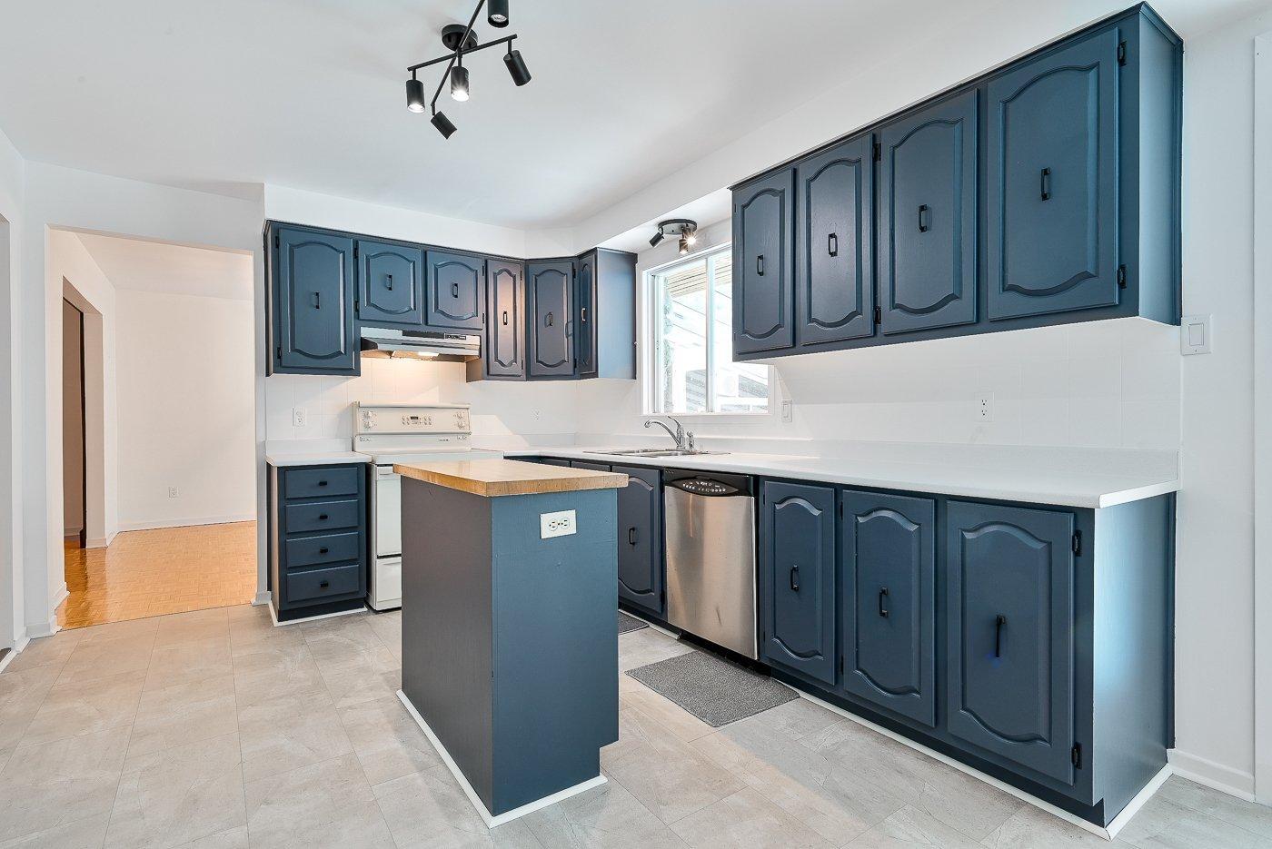 









1700


Crois. Sauvé

,
Brossard,




QC
J4X1L1

