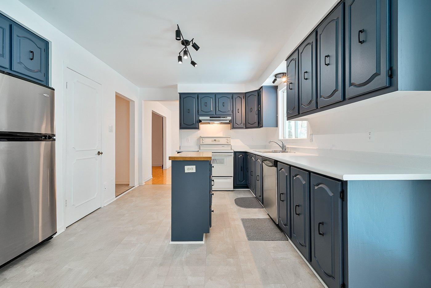 









1700


Crois. Sauvé

,
Brossard,




QC
J4X1L1

