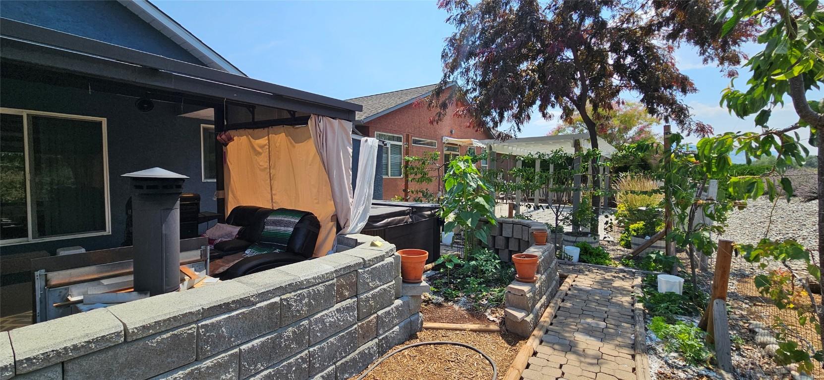 









190


Willows

Place,
Oliver,




BC
V0H 1T4

