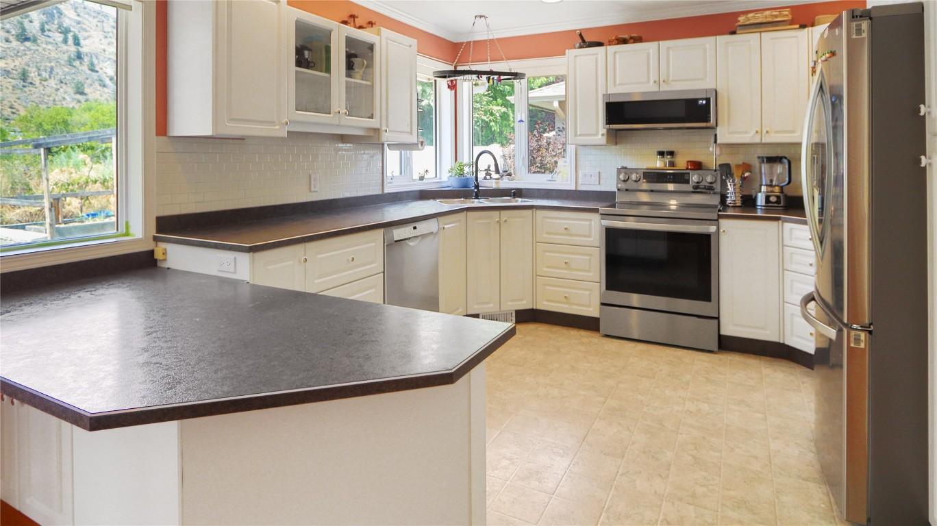 









190


Willows

Place,
Oliver,




BC
V0H 1T4

