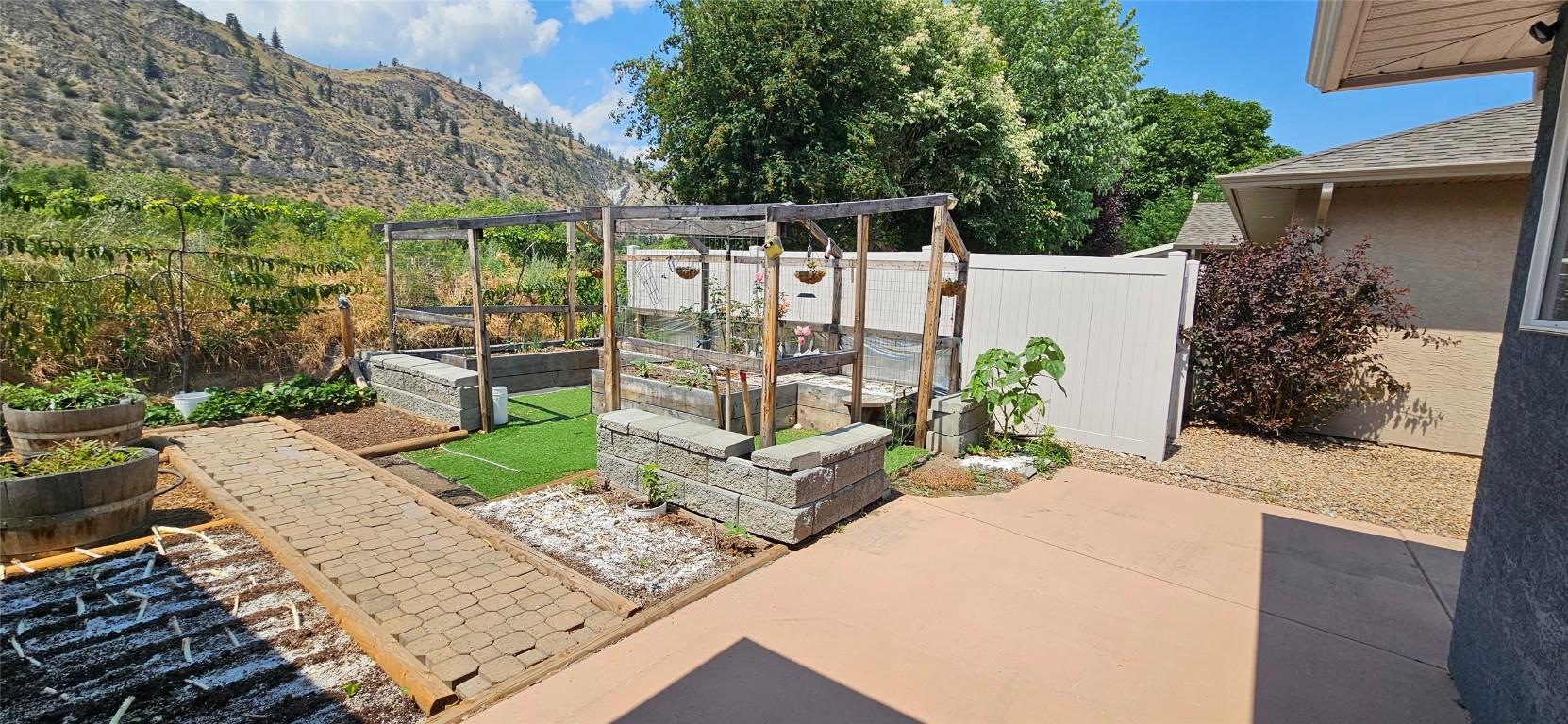 









190


Willows

Place,
Oliver,




BC
V0H 1T4

