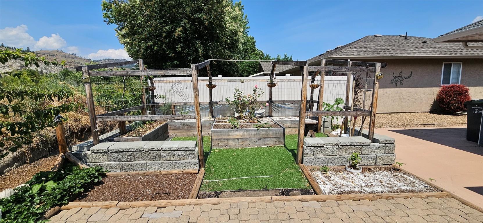 









190


Willows

Place,
Oliver,




BC
V0H 1T4

