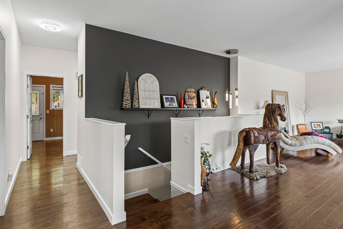 









5827


VICTORIA

Street,
Peachland,




BC
V0H 1X4

