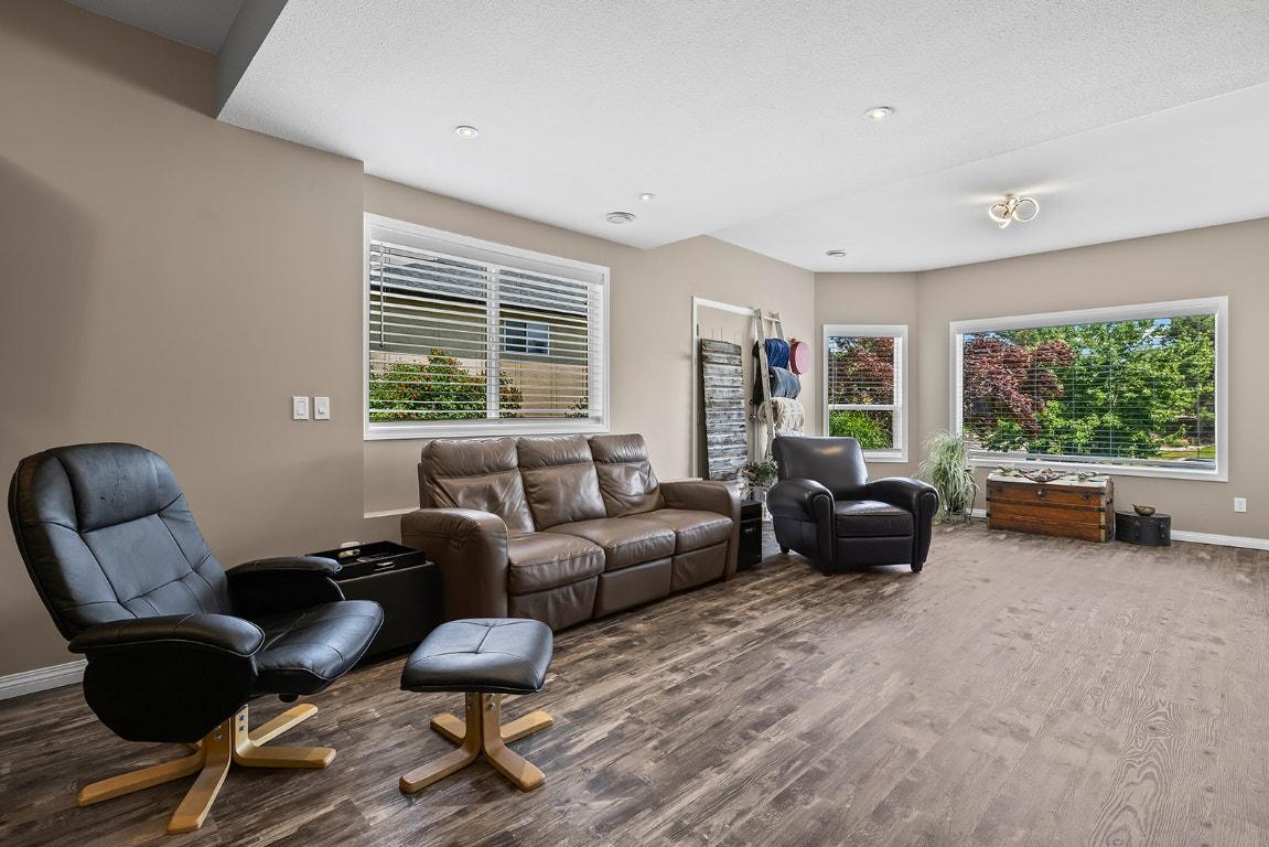 









5827


VICTORIA

Street,
Peachland,




BC
V0H 1X4

