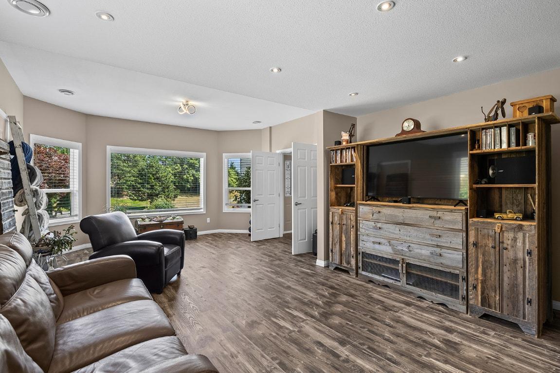 









5827


VICTORIA

Street,
Peachland,




BC
V0H 1X4

