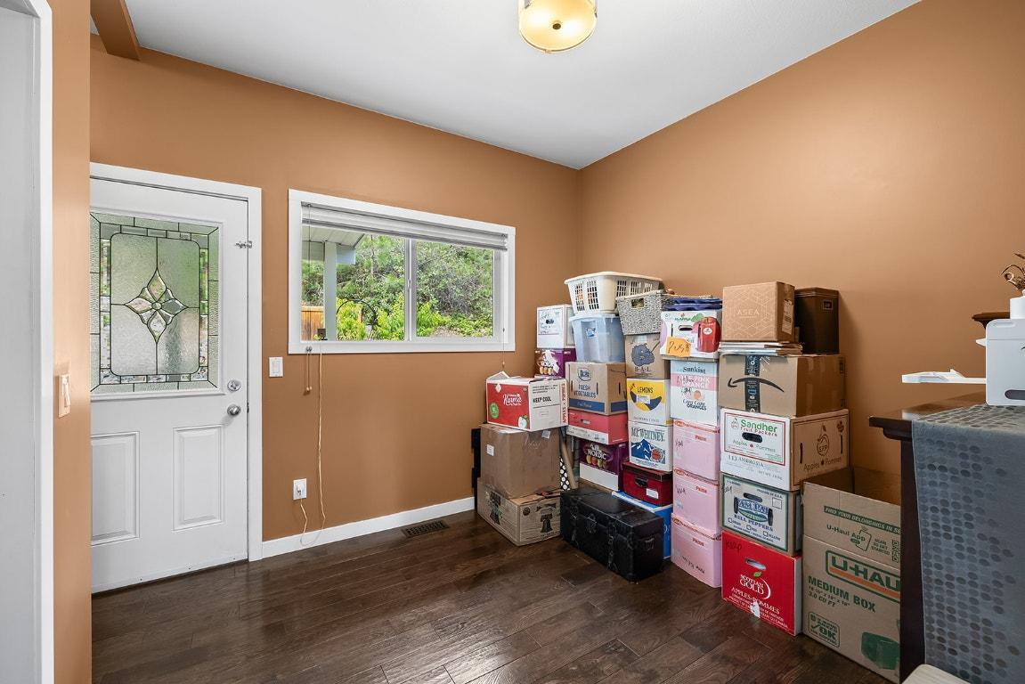 









5827


VICTORIA

Street,
Peachland,




BC
V0H 1X4

