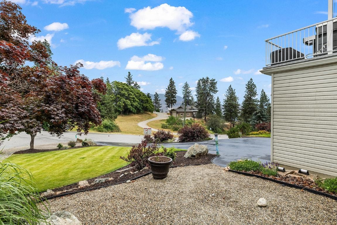 









5827


VICTORIA

Street,
Peachland,




BC
V0H 1X4

