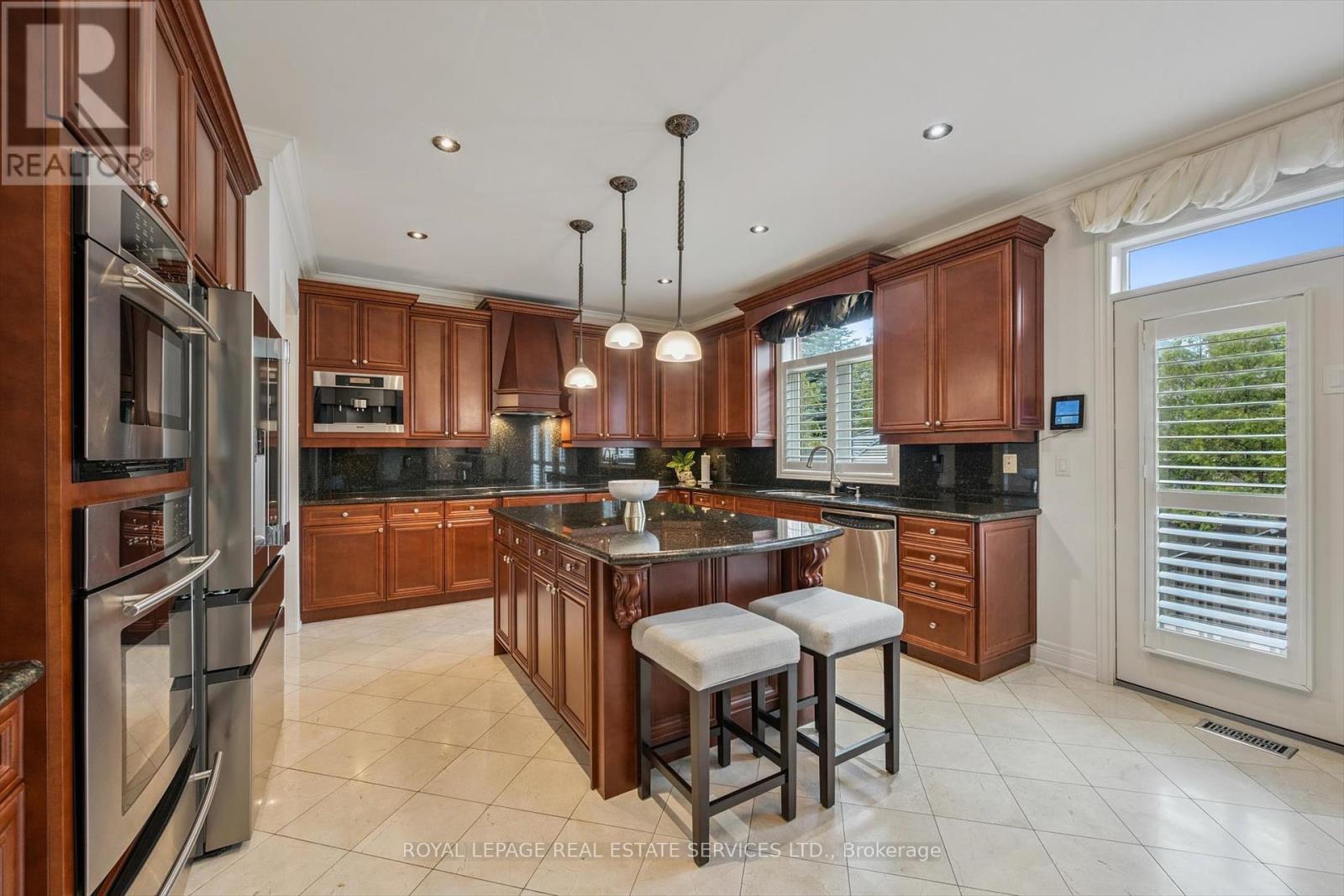 












3168 SADDLEWORTH CRESCENT

,
Oakville,




Ontario
L6M0A8

