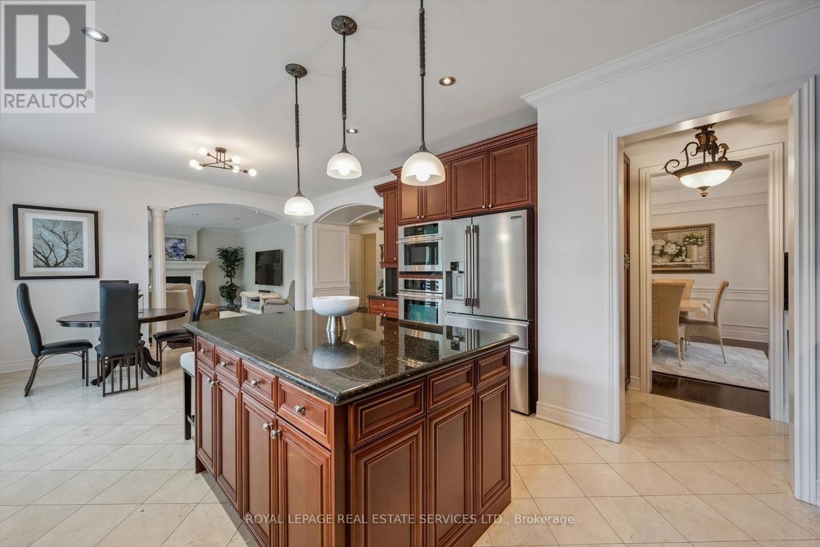 












3168 SADDLEWORTH CRESCENT

,
Oakville,




Ontario
L6M0A8

