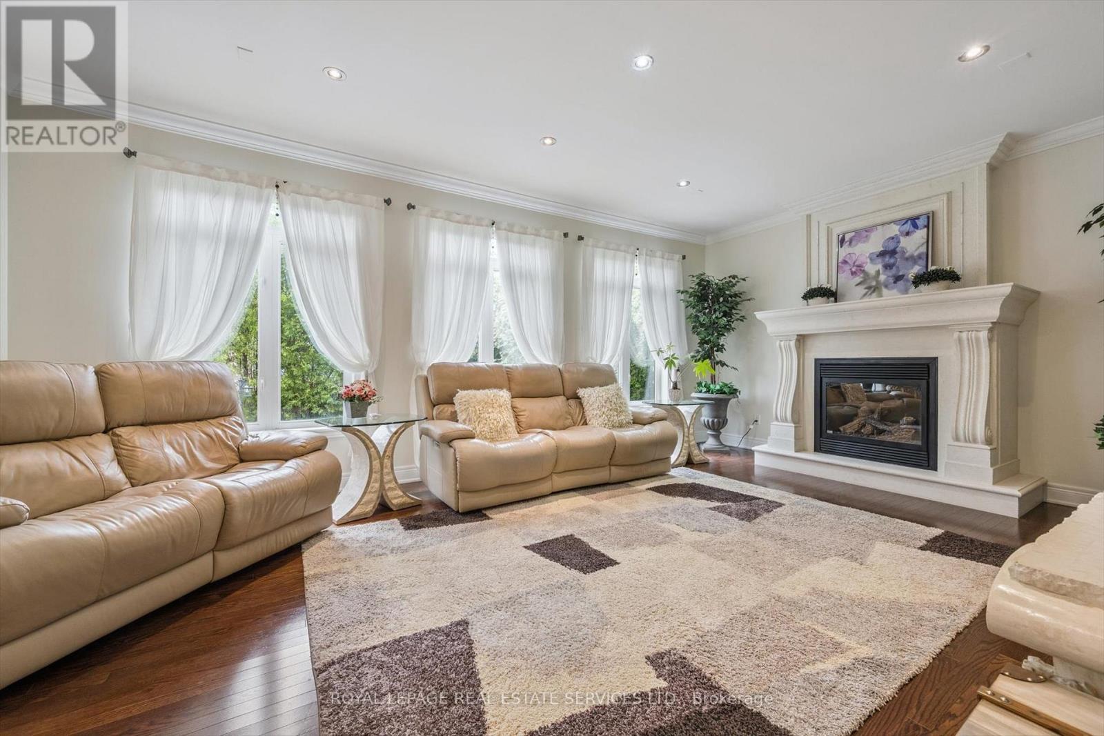 












3168 SADDLEWORTH CRESCENT

,
Oakville,




Ontario
L6M0A8

