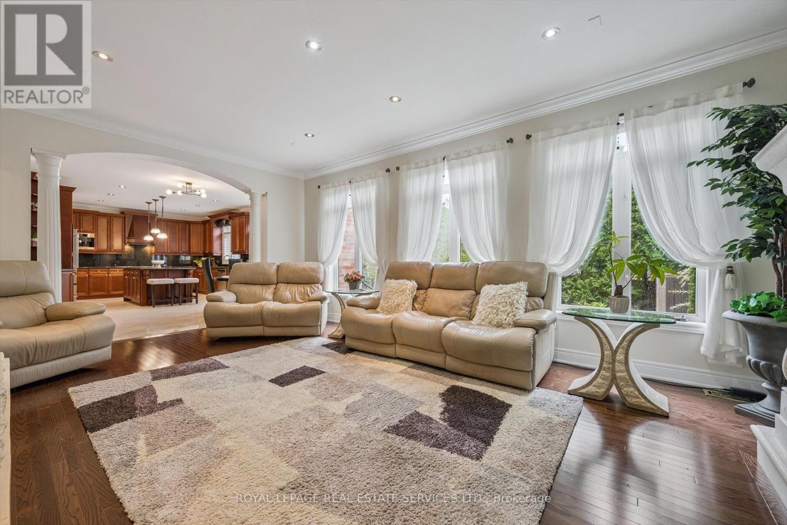 












3168 SADDLEWORTH CRESCENT

,
Oakville,




Ontario
L6M0A8

