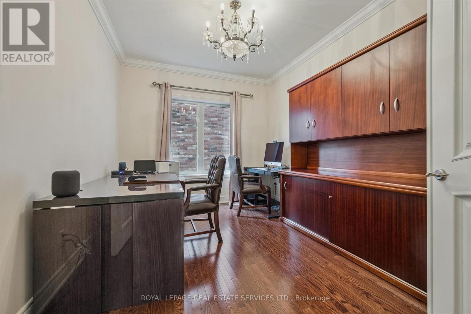 












3168 SADDLEWORTH CRESCENT

,
Oakville,




Ontario
L6M0A8

