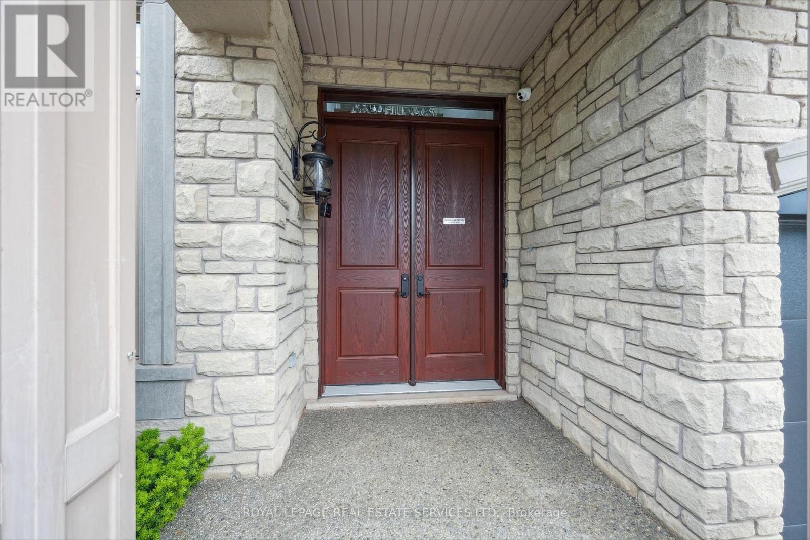 












3168 SADDLEWORTH CRESCENT

,
Oakville,




Ontario
L6M0A8

