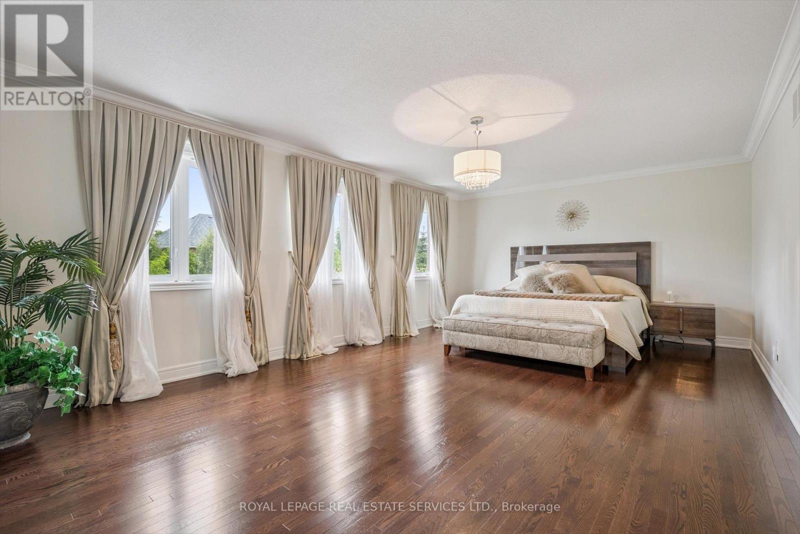 












3168 SADDLEWORTH CRESCENT

,
Oakville,




Ontario
L6M0A8

