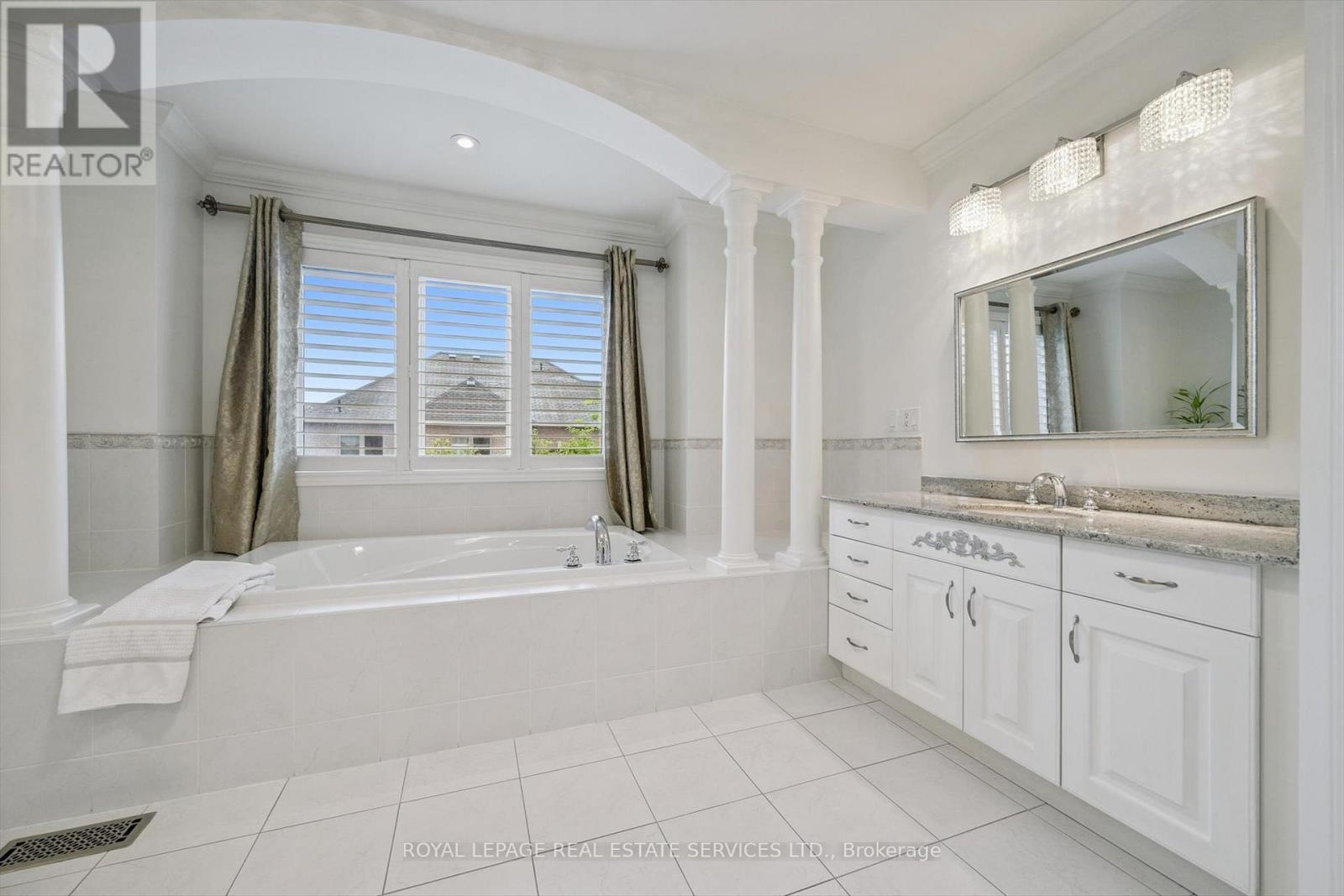 












3168 SADDLEWORTH CRESCENT

,
Oakville,




Ontario
L6M0A8


