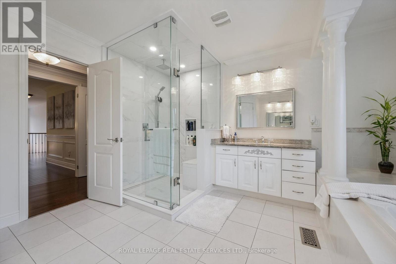 












3168 SADDLEWORTH CRESCENT

,
Oakville,




Ontario
L6M0A8

