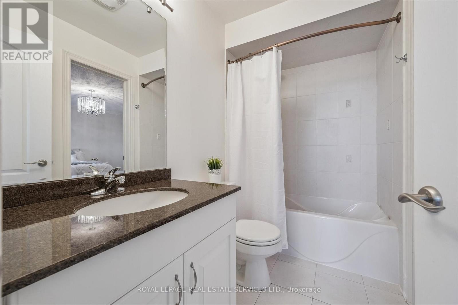 












3168 SADDLEWORTH CRESCENT

,
Oakville,




Ontario
L6M0A8

