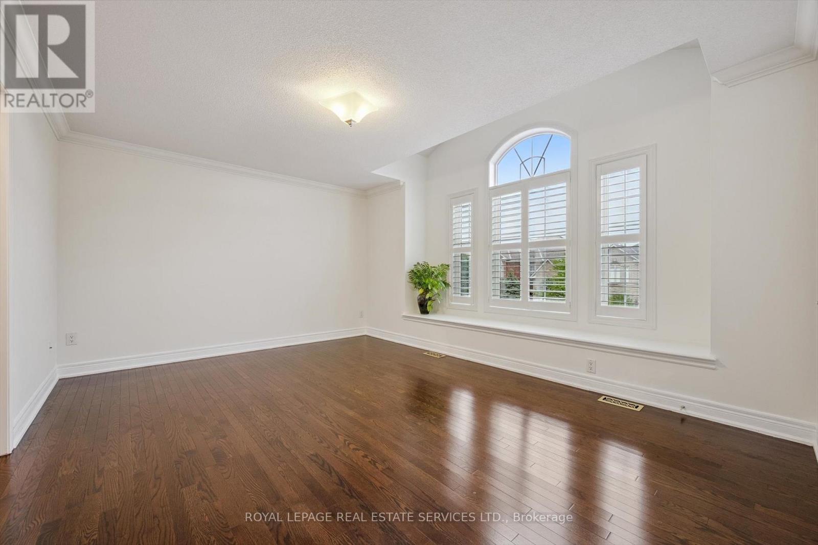 












3168 SADDLEWORTH CRESCENT

,
Oakville,




Ontario
L6M0A8

