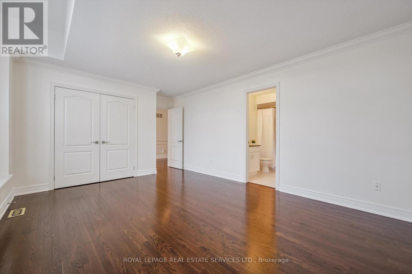 












3168 SADDLEWORTH CRESCENT

,
Oakville,




Ontario
L6M0A8

