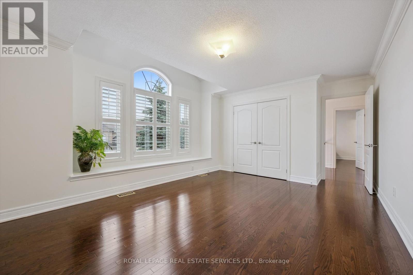 












3168 SADDLEWORTH CRESCENT

,
Oakville,




Ontario
L6M0A8

