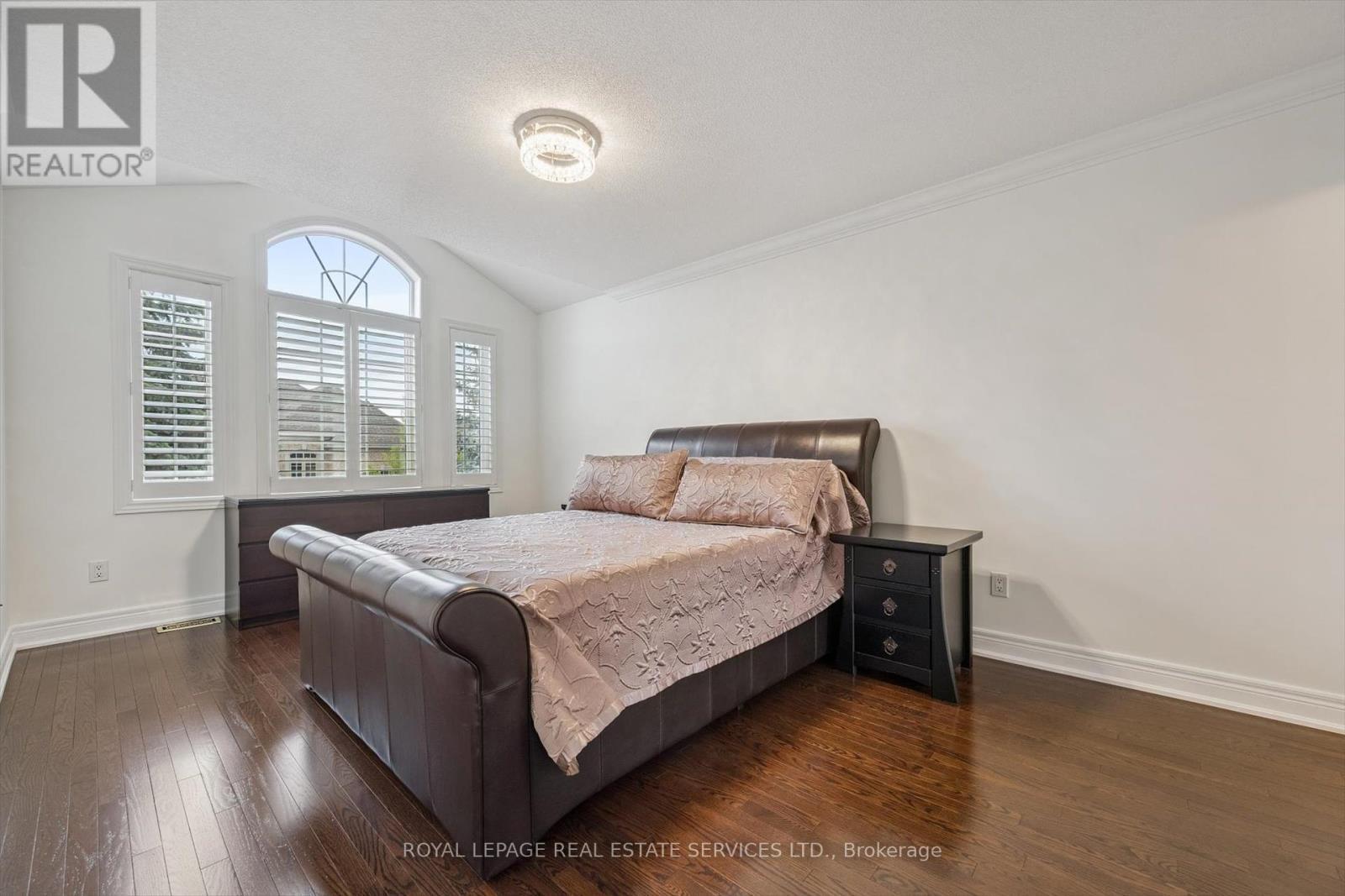












3168 SADDLEWORTH CRESCENT

,
Oakville,




Ontario
L6M0A8

