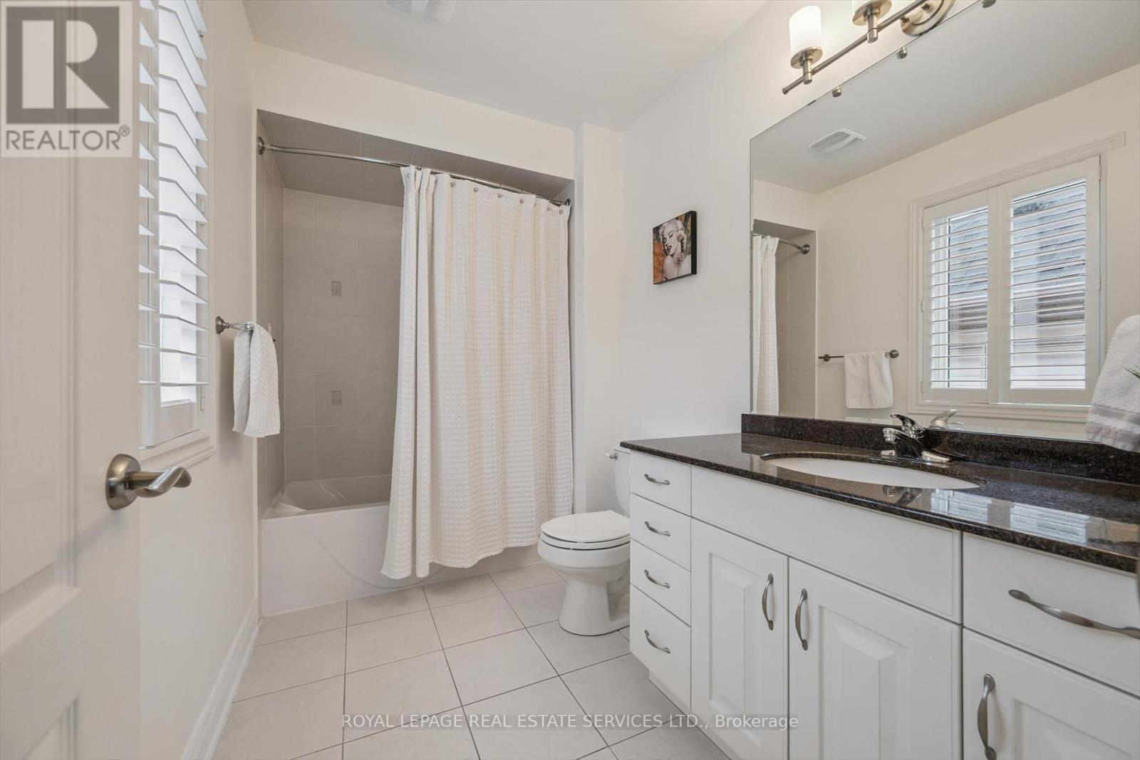 












3168 SADDLEWORTH CRESCENT

,
Oakville,




Ontario
L6M0A8

