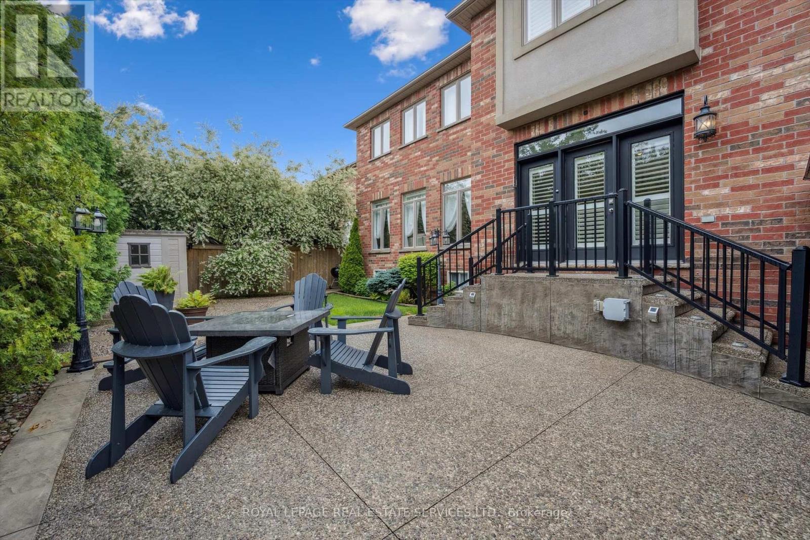 












3168 SADDLEWORTH CRESCENT

,
Oakville,




Ontario
L6M0A8

