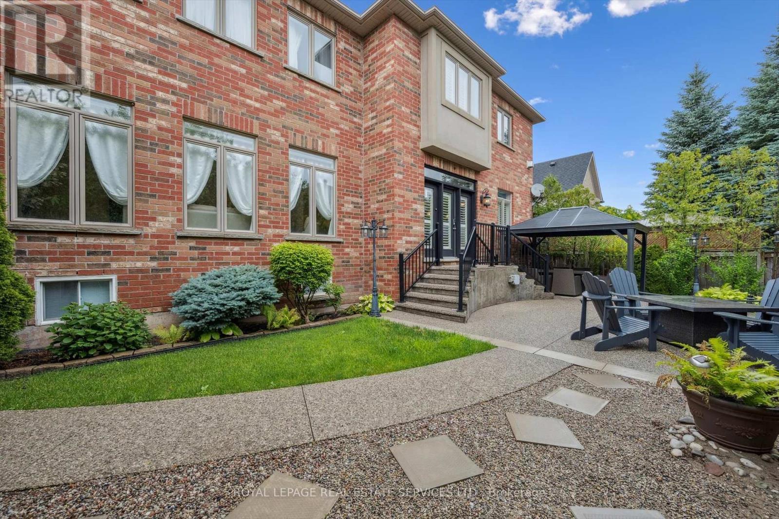 












3168 SADDLEWORTH CRESCENT

,
Oakville,




Ontario
L6M0A8

