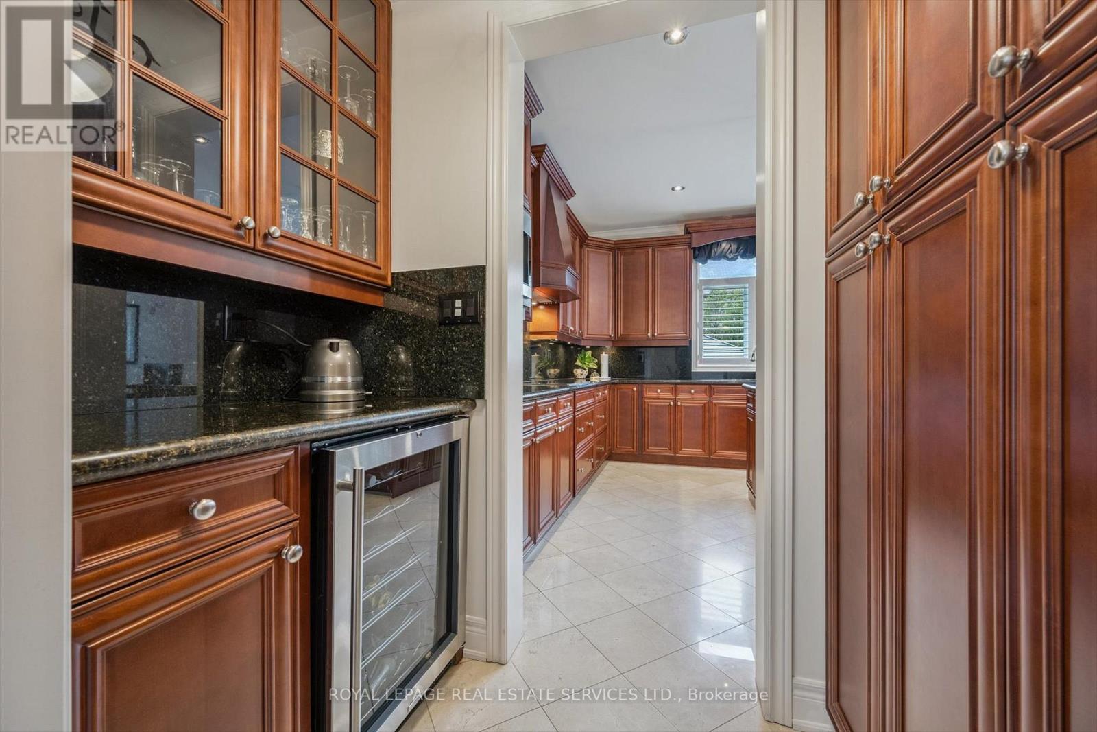 












3168 SADDLEWORTH CRESCENT

,
Oakville,




Ontario
L6M0A8

