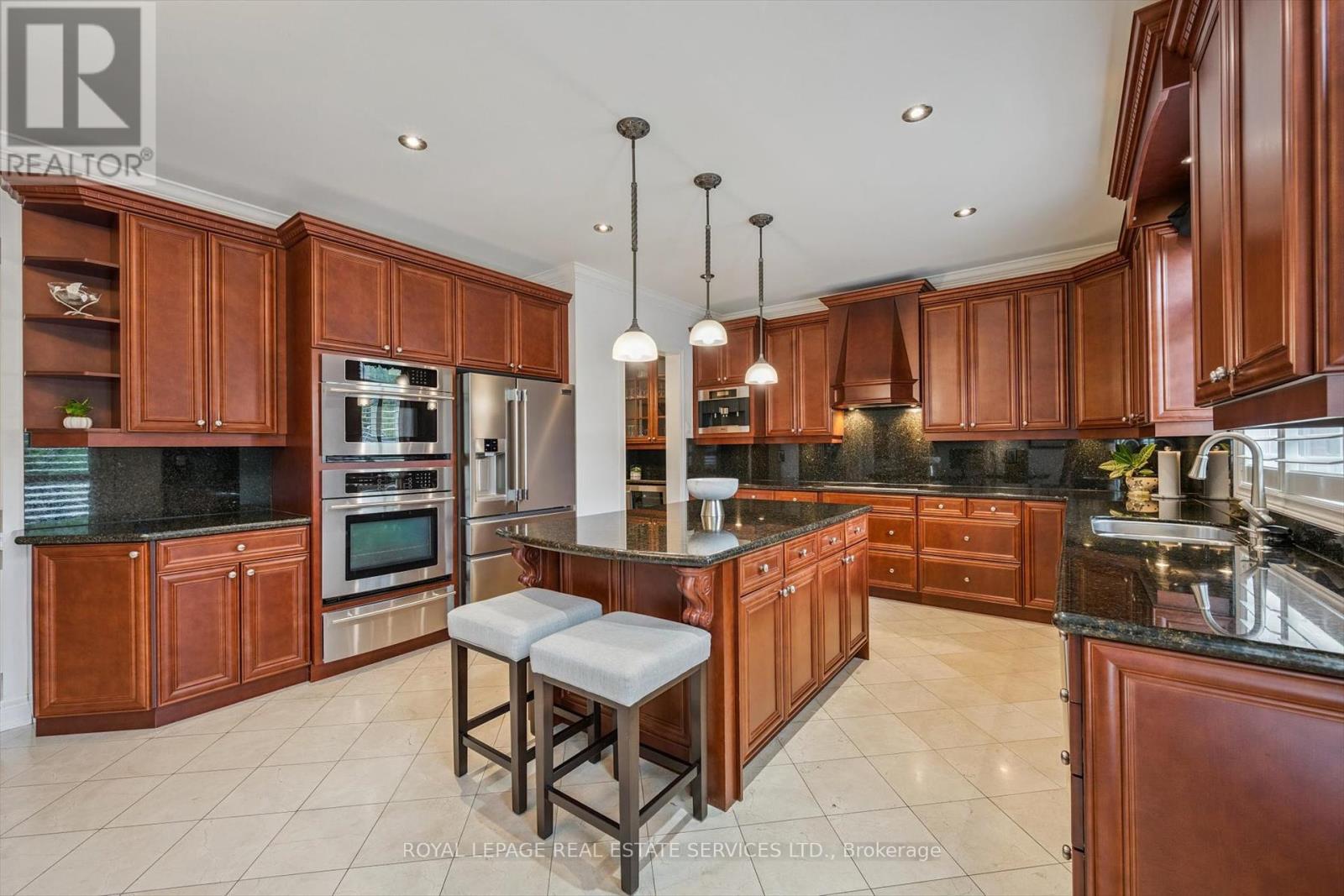 












3168 SADDLEWORTH CRESCENT

,
Oakville,




Ontario
L6M0A8

