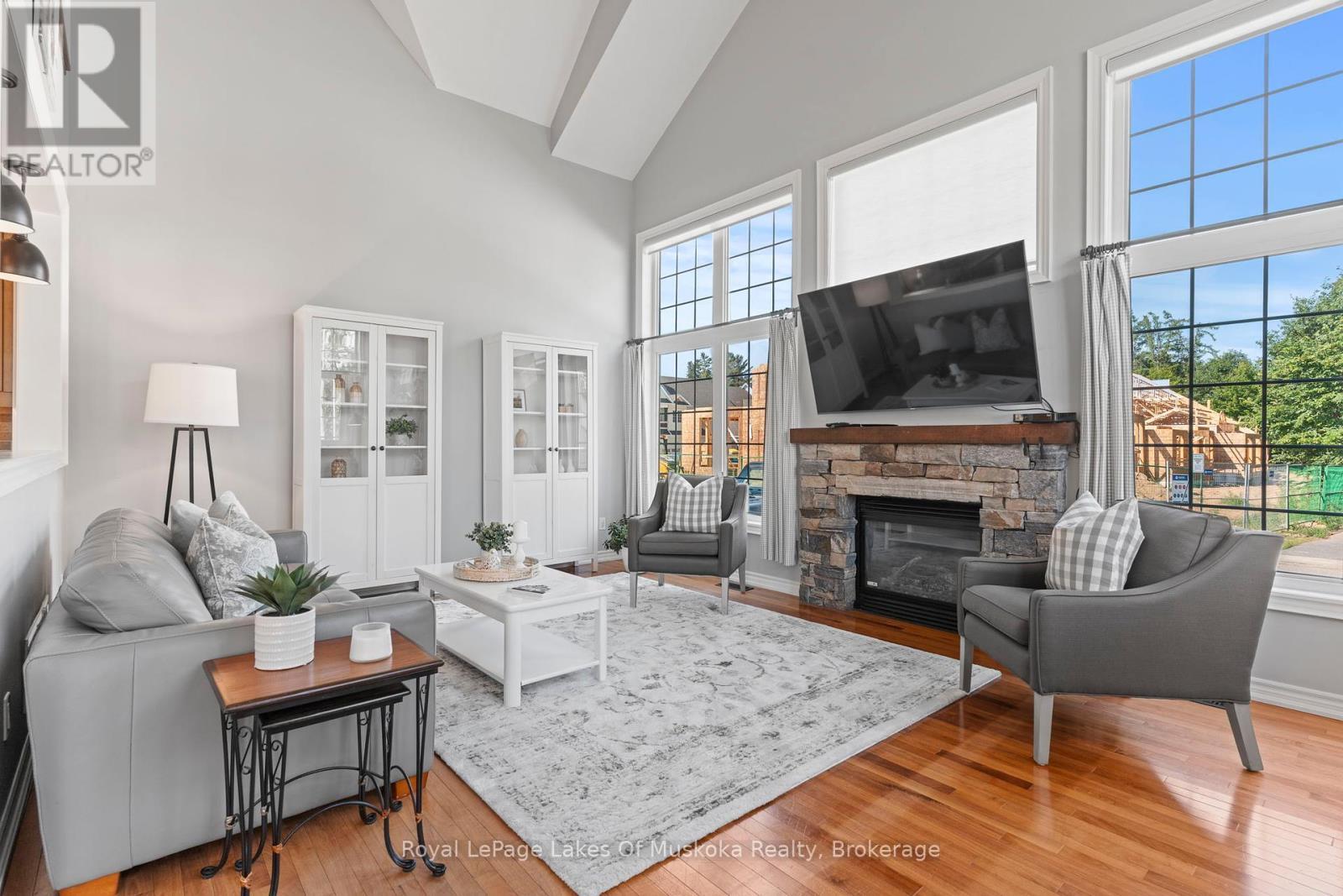 












23 SPENCER STREET

,
Bracebridge (Monck (Bracebridge)),




Ontario
P1L0B7

