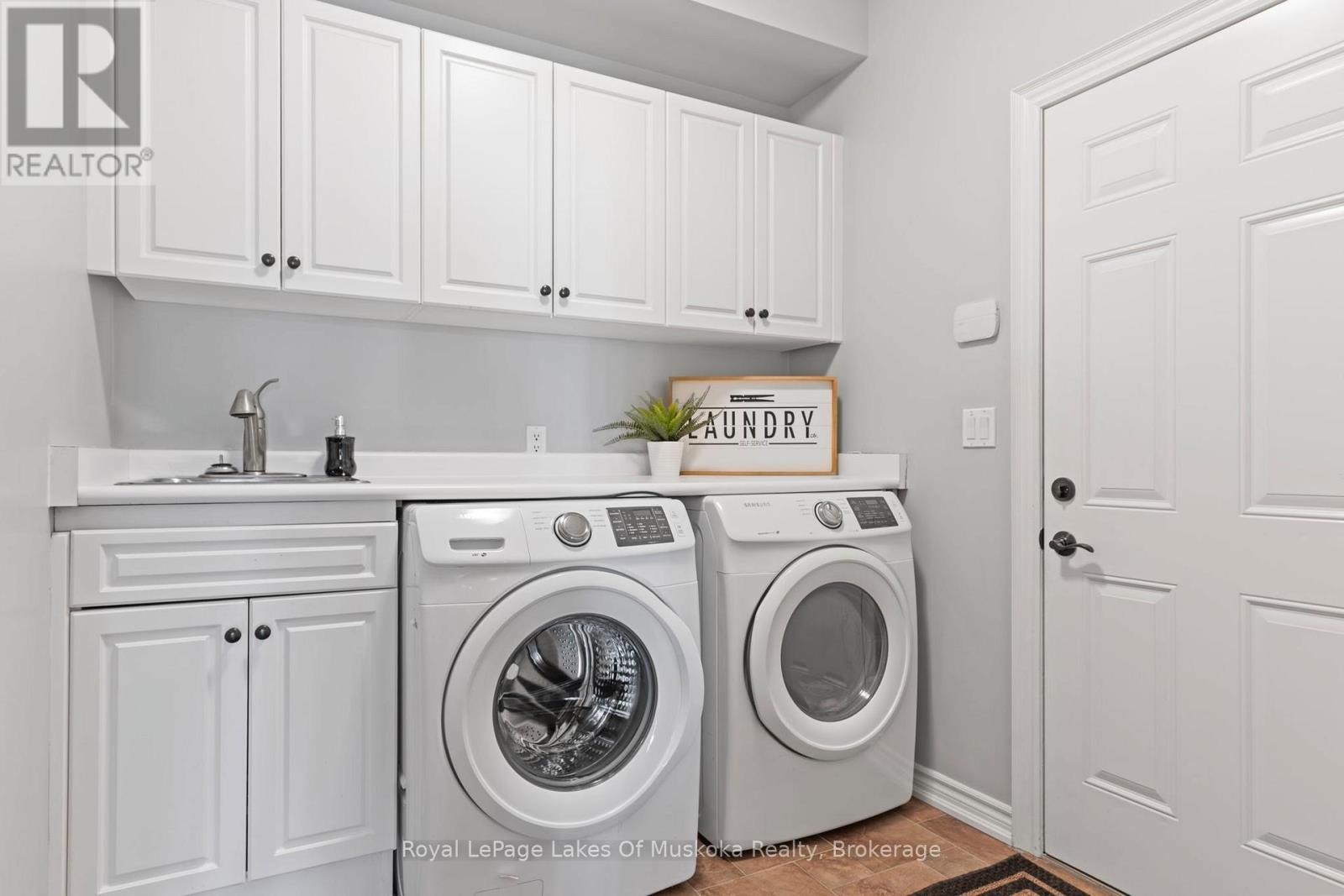 












23 SPENCER STREET

,
Bracebridge (Monck (Bracebridge)),




Ontario
P1L0B7

