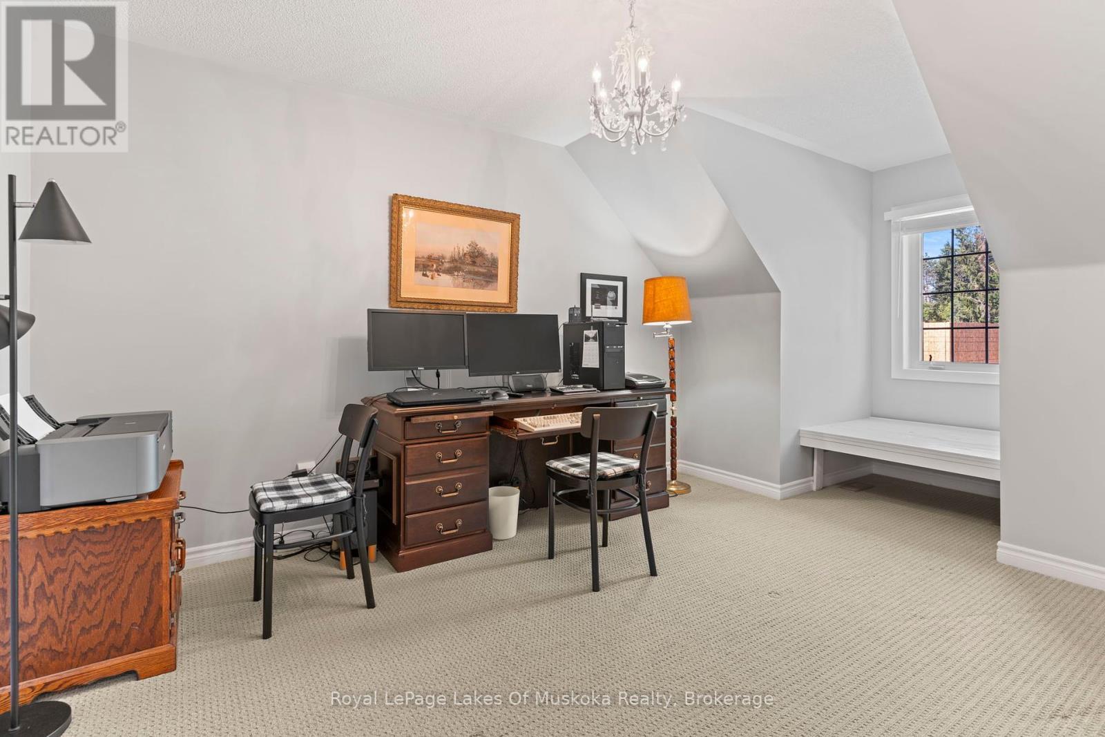












23 SPENCER STREET

,
Bracebridge (Monck (Bracebridge)),




Ontario
P1L0B7

