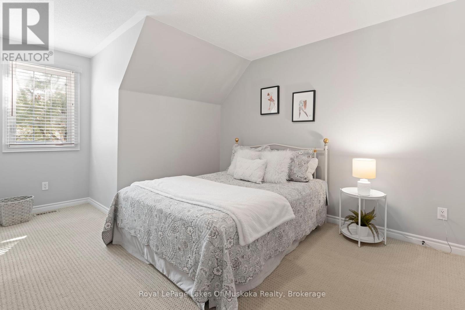 












23 SPENCER STREET

,
Bracebridge (Monck (Bracebridge)),




Ontario
P1L0B7

