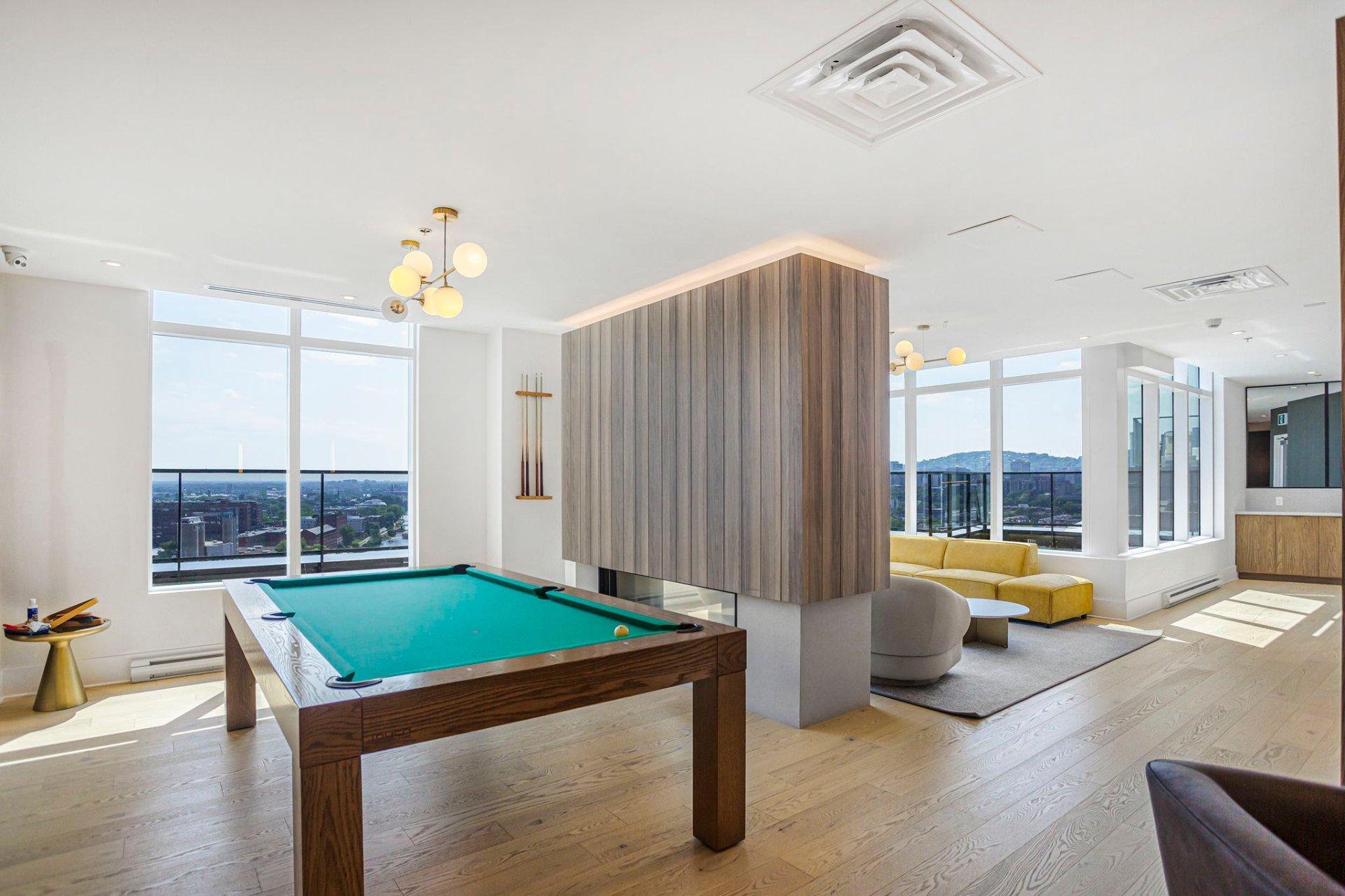 









100


Rue Murray

, 408,
Montréal (Le Sud-Ouest),




QC
H3C1A2

