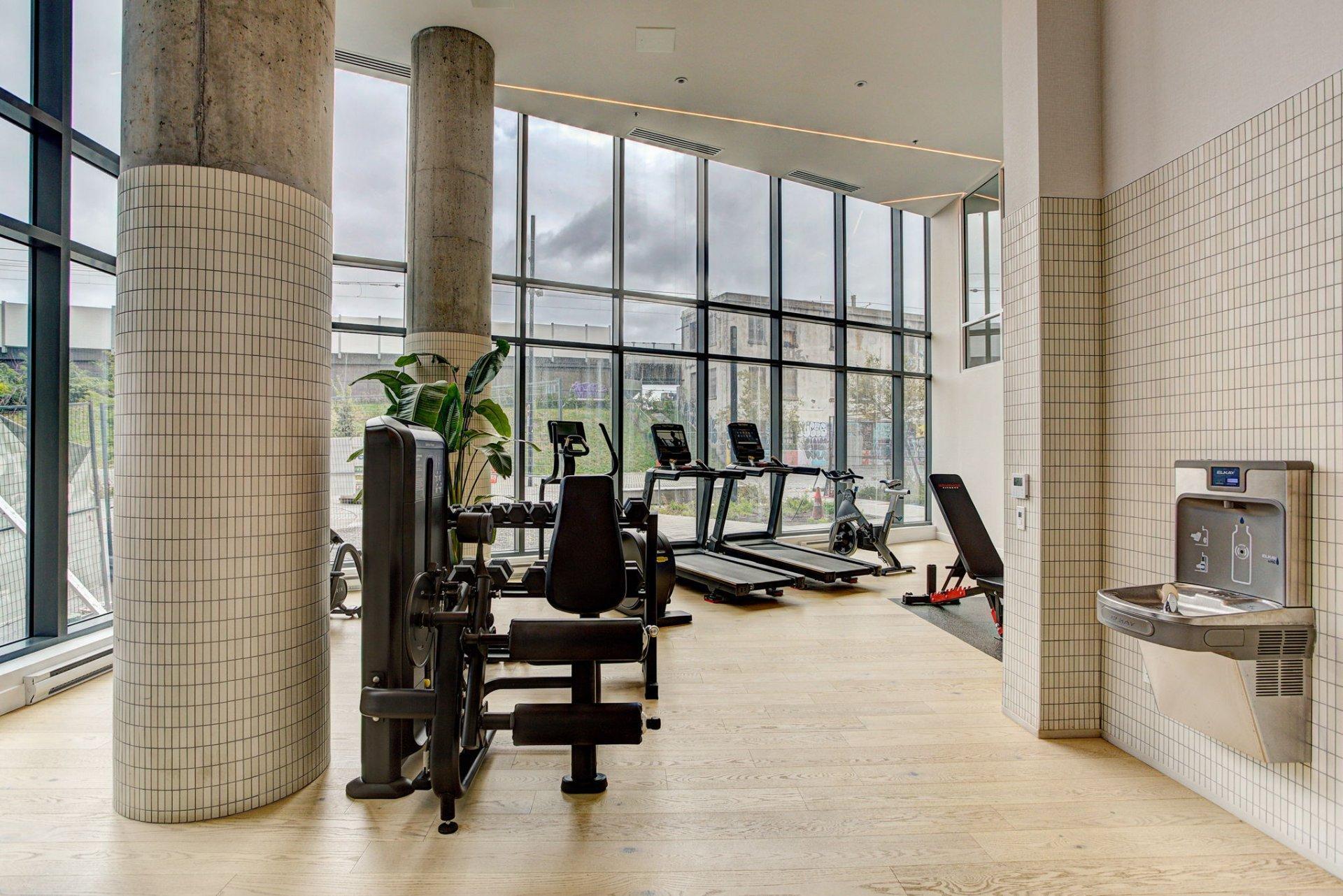 









100


Rue Murray

, 408,
Montréal (Le Sud-Ouest),




QC
H3C1A2

