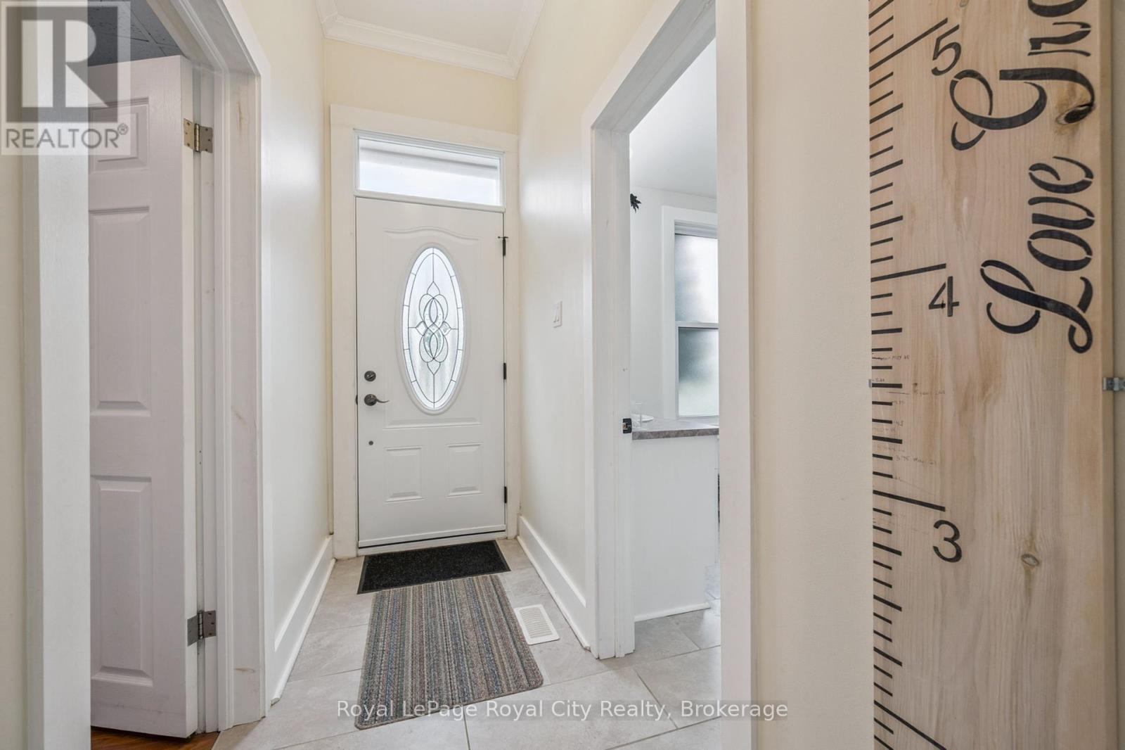 












156 YORK ROAD

,
Guelph (St. Patrick's Ward),




Ontario
N1E3E9

