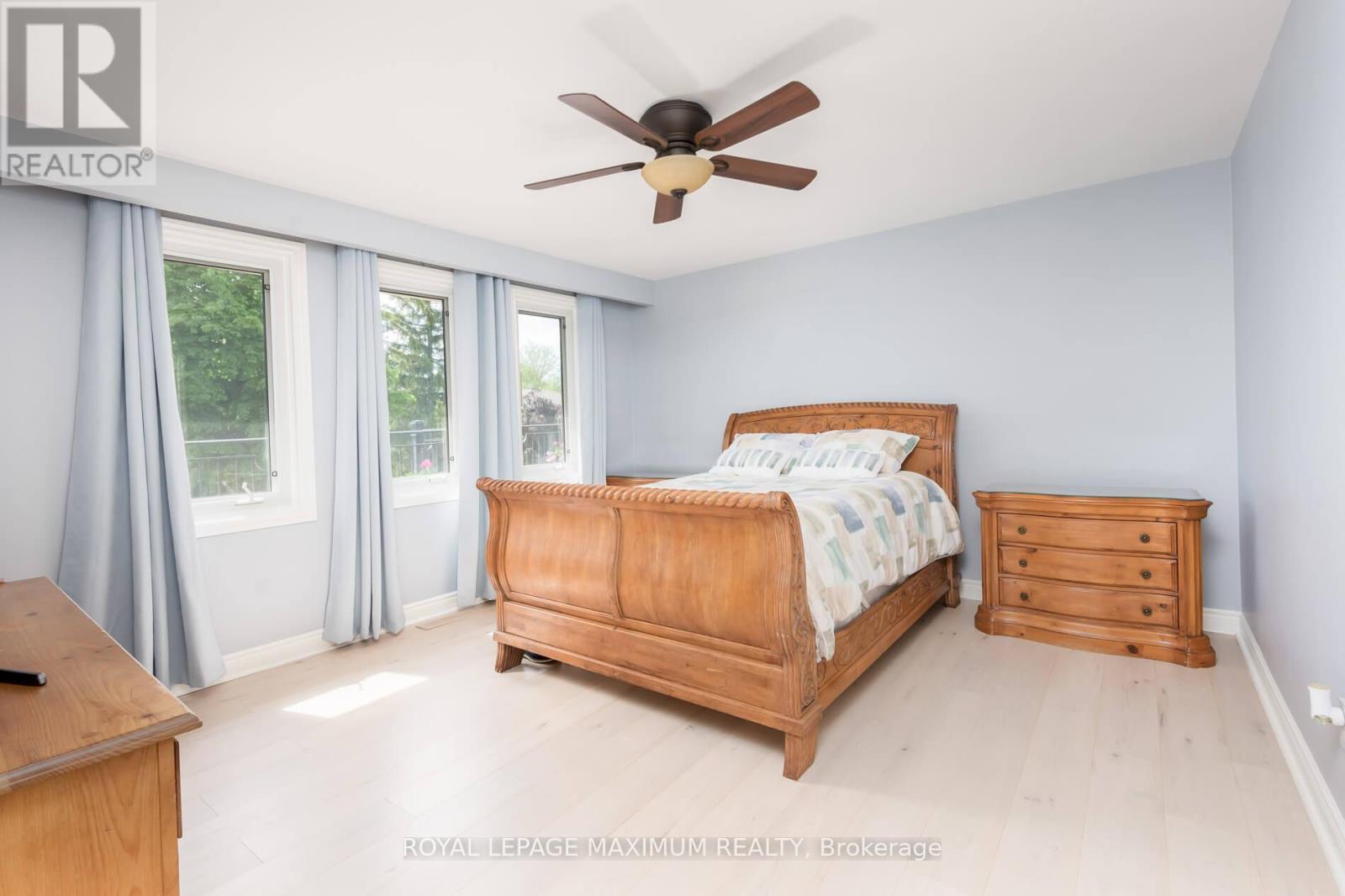 












35 LORENGATE PLACE

,
Vaughan,




Ontario
L4L2Y4

