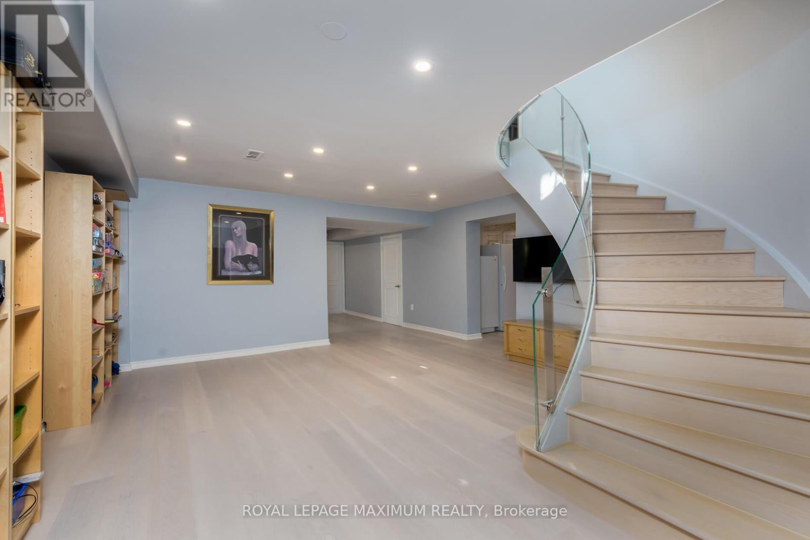 












35 LORENGATE PLACE

,
Vaughan,




Ontario
L4L2Y4

