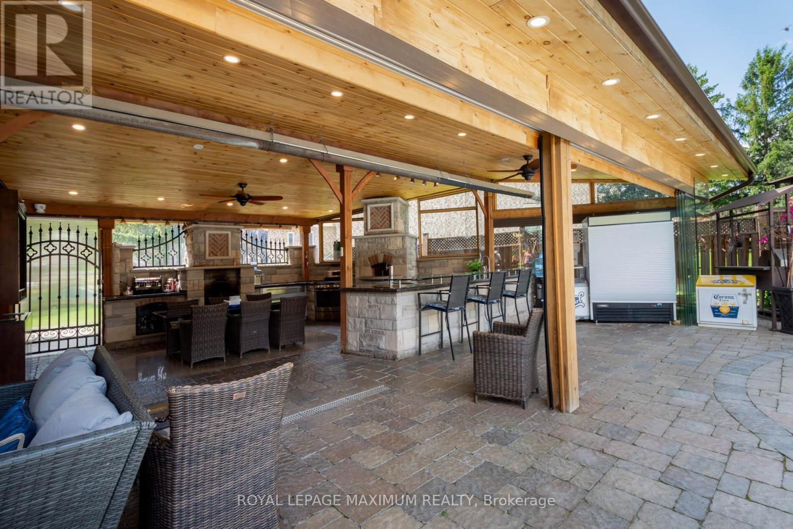 












35 LORENGATE PLACE

,
Vaughan,




Ontario
L4L2Y4

