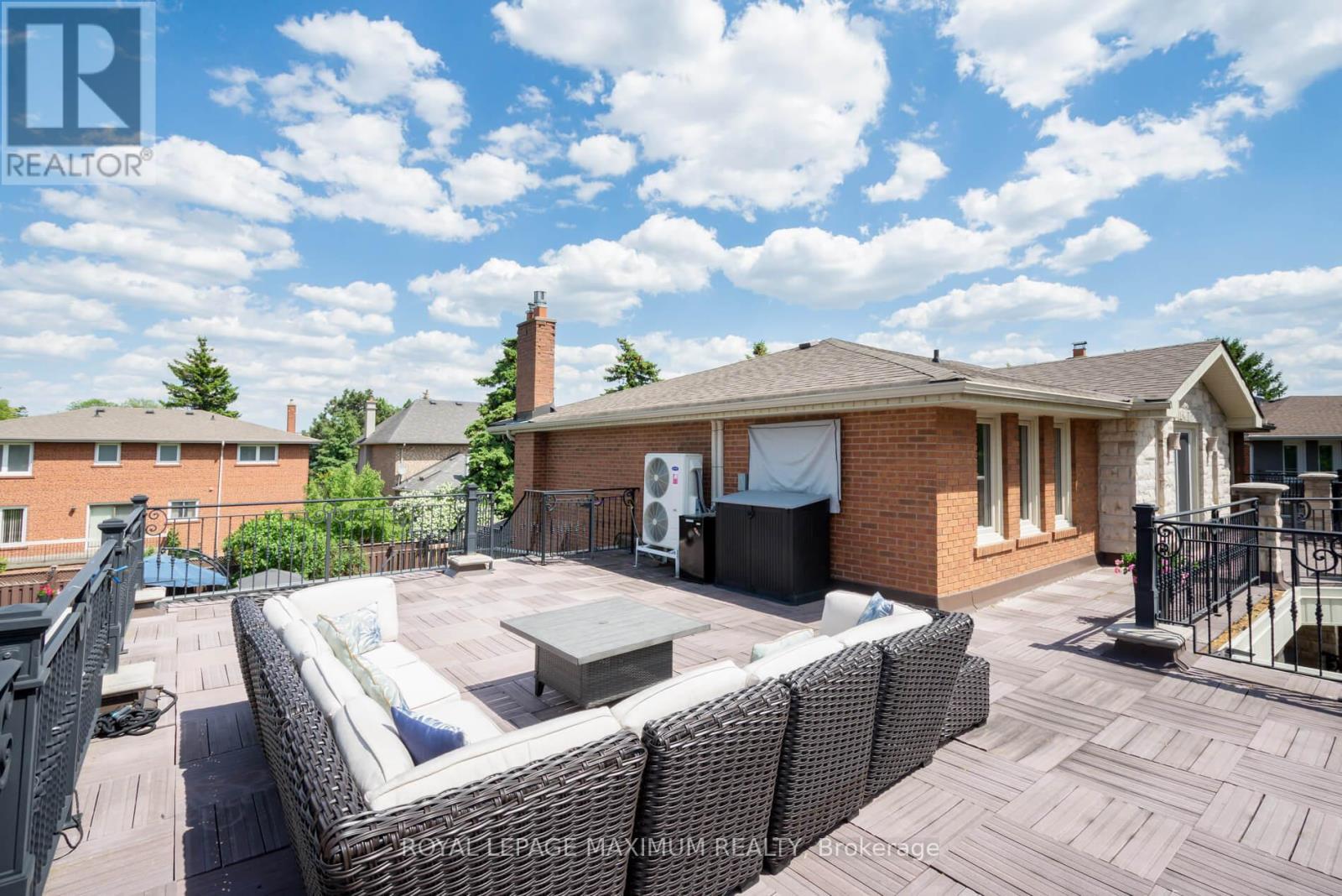 












35 LORENGATE PLACE

,
Vaughan,




Ontario
L4L2Y4

