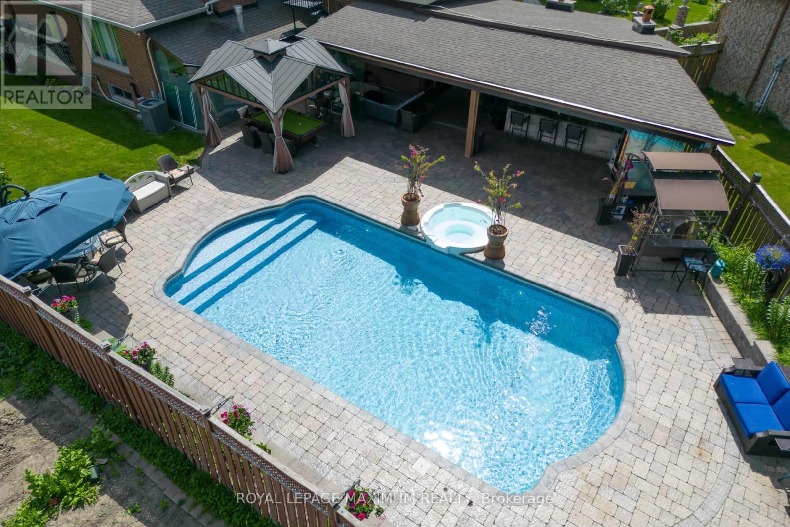












35 LORENGATE PLACE

,
Vaughan,




Ontario
L4L2Y4

