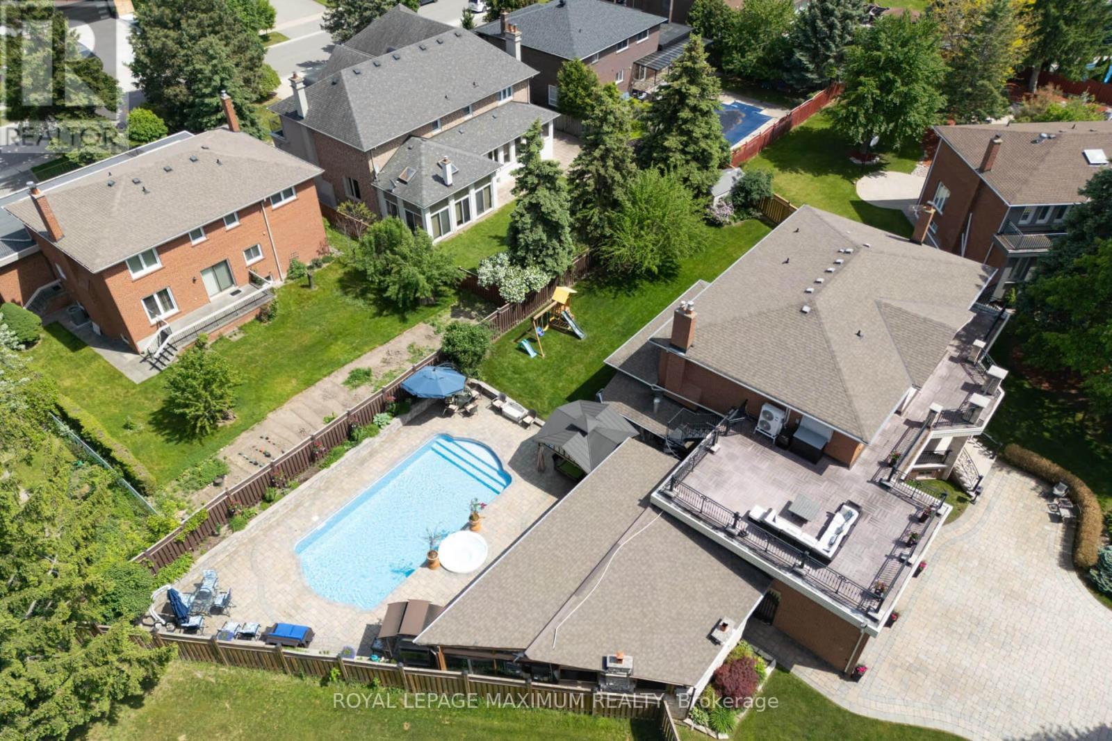 












35 LORENGATE PLACE

,
Vaughan,




Ontario
L4L2Y4

