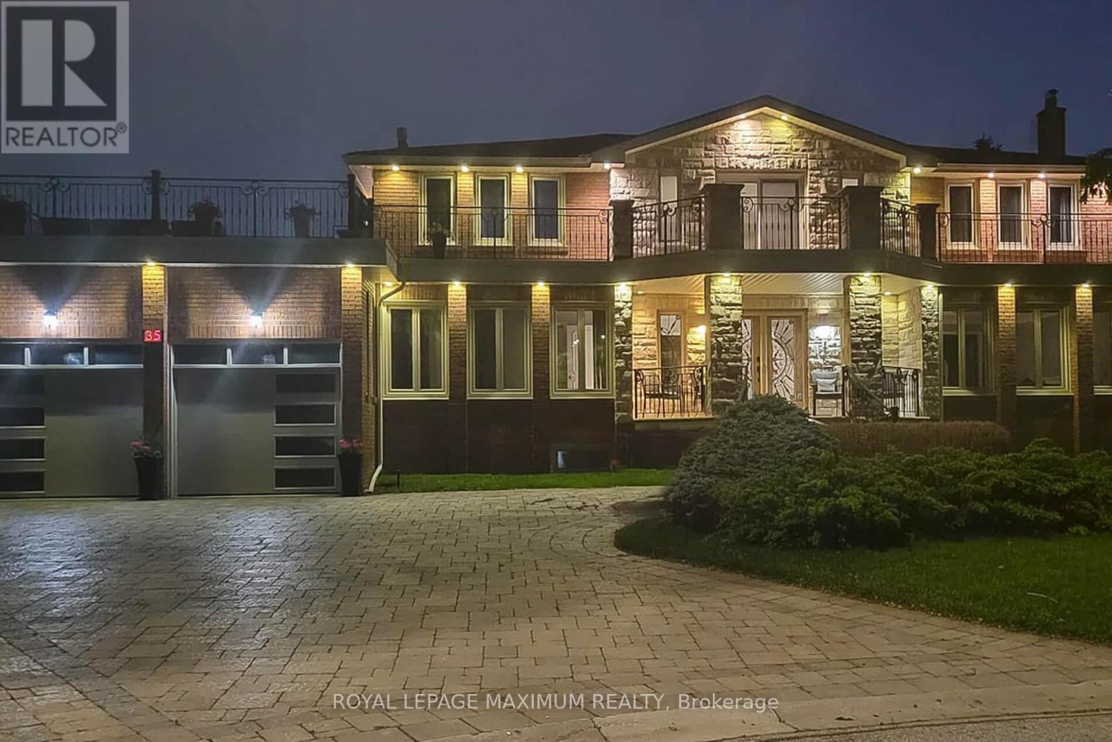 












35 LORENGATE PLACE

,
Vaughan,




Ontario
L4L2Y4

