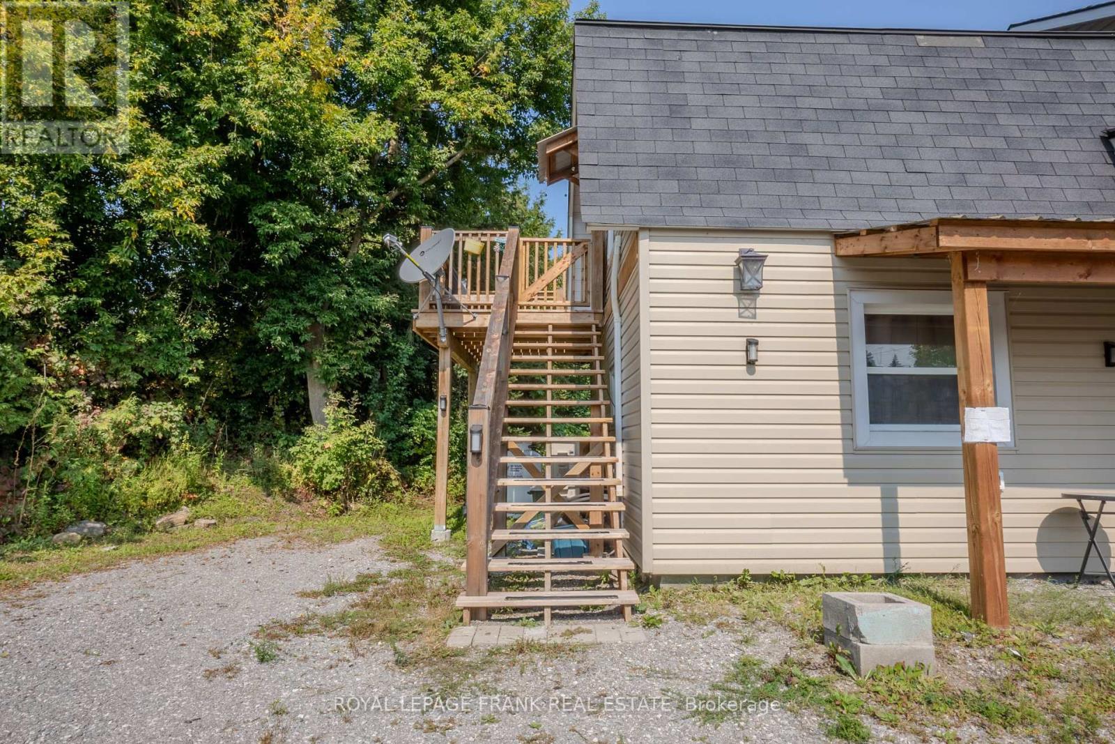 












4075 COUNTY RD 121 N

,
Kawartha Lakes (Kinmount),




Ontario
K0M2A0

