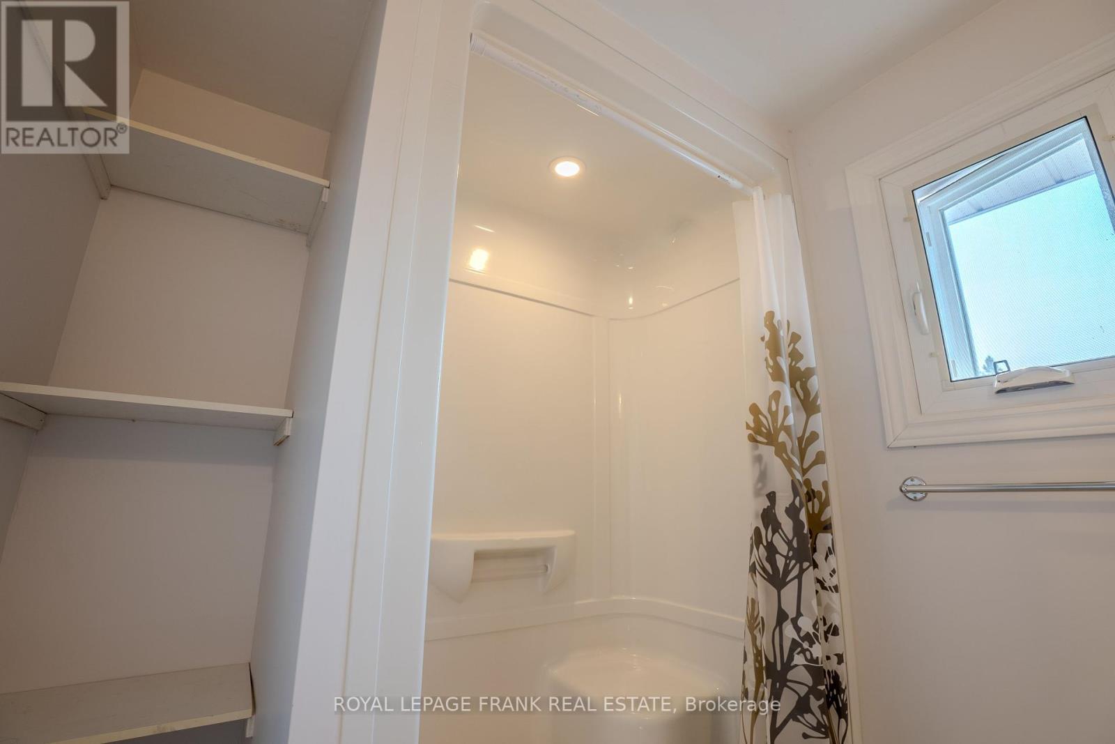 












4075 COUNTY RD 121 N

,
Kawartha Lakes (Kinmount),




Ontario
K0M2A0

