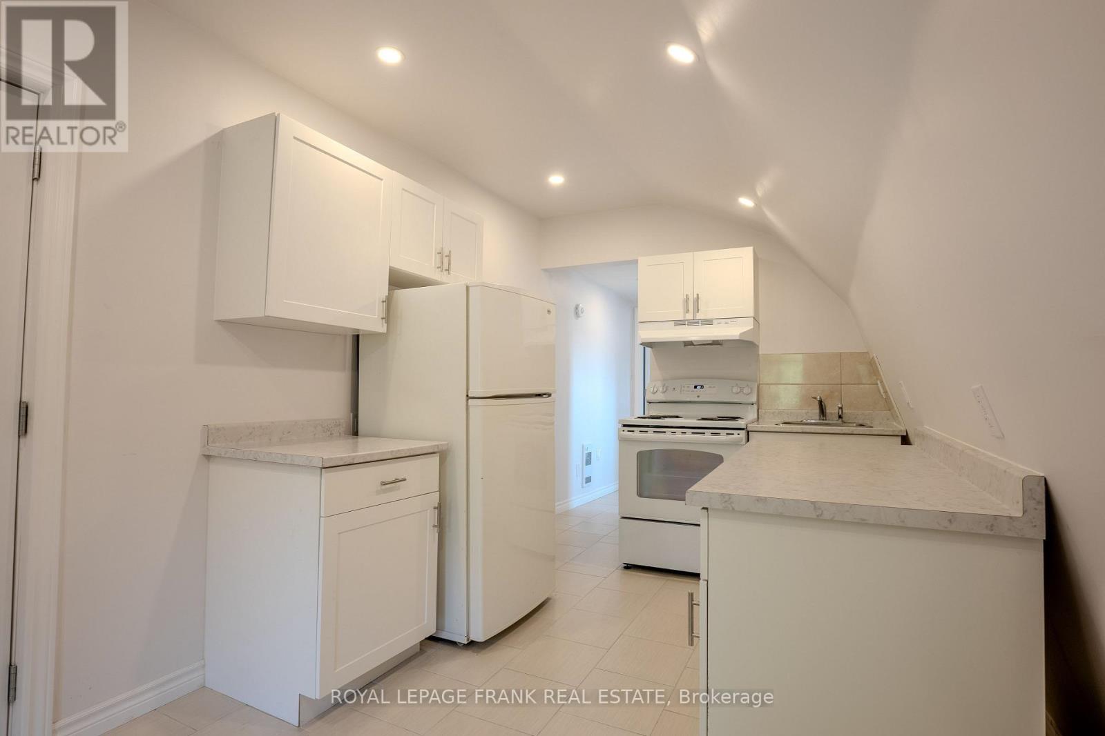 












4075 COUNTY RD 121 N

,
Kawartha Lakes (Kinmount),




Ontario
K0M2A0

